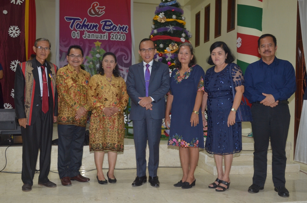 Safari Natal Pemerintah dan DPRD Kabupaten Kutai Barat, yang dilaksanakan di Gereja Pantekosta di Indonesia(GPdI)